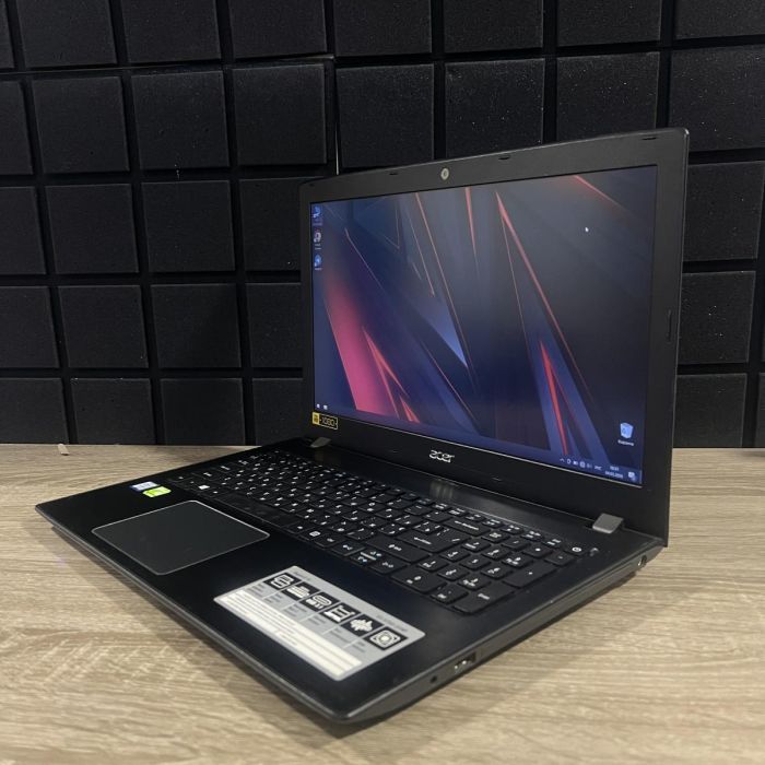 Ноутбук Acer Aspire E5-575G i3-6006U/8GB/128SSD+1TbHDD/940MX-2Gb Б/В