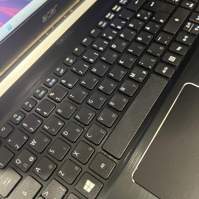 Ноутбук Acer Aspire i7-7500U/8GB/256SSD/940MX-2GB Б/В