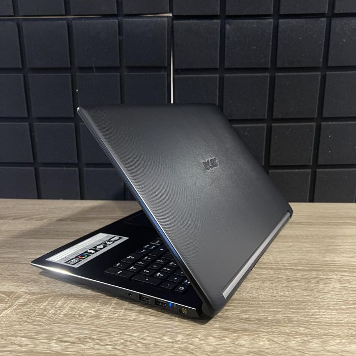 Ноутбук Acer Aspire i7-7500U/8GB/256SSD/940MX-2GB Б/В