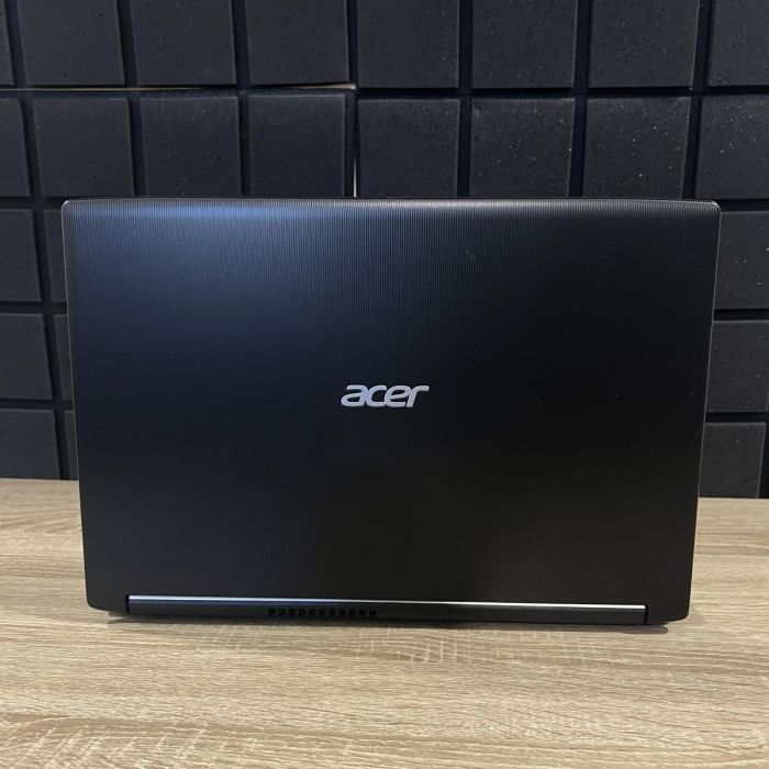 Ноутбук Acer Aspire i7-7500U/8GB/256SSD/940MX-2GB Б/В