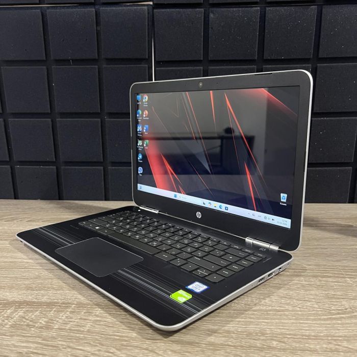 Ноутбук HP pavilion 14" i5-7200U/8GB/256SSD/940MX Б/В