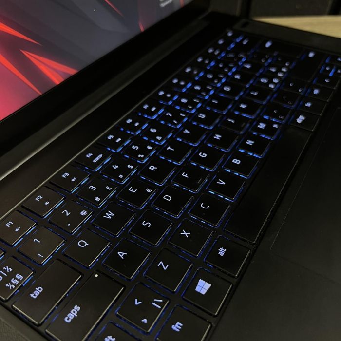 Ноутбук Razer Blade 144Hz i7-10750H/16GB/512SSD/RTX3070-8GB Б/В
