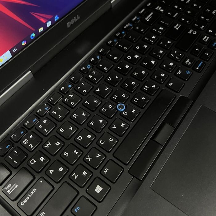 Ноутбук DELL Precision 7520 i7-6820HQ/16Gb/256SSD+1TbHDD/QUADRO M1200-4GB Б/В