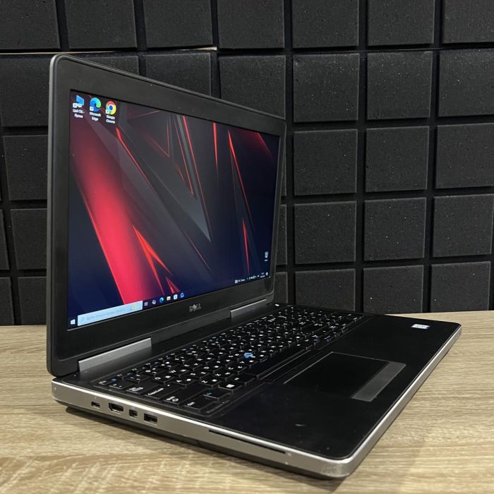 Ноутбук DELL Precision 7520 i7-6820HQ/16Gb/256SSD+1TbHDD/QUADRO M1200-4GB Б/В