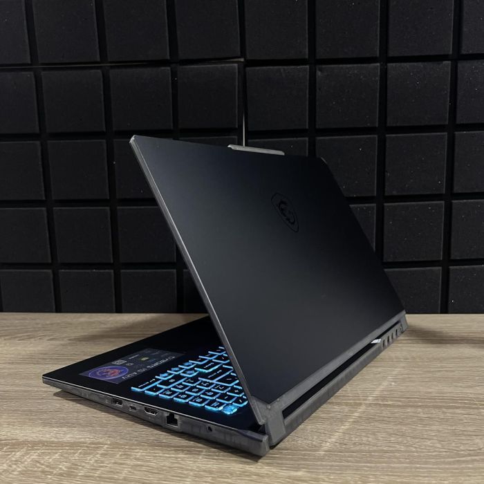 Ноутбук MSI Cyborg 15 144Hz i7-12650H/16GB/1TbSSD/RTX4060-8GB Б/В