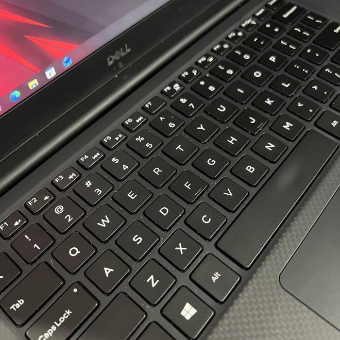 Ноутбук Dell Precision 5530 i7-8850H/16GB/1TbSSD/QuadroP1000-4GB Б/В