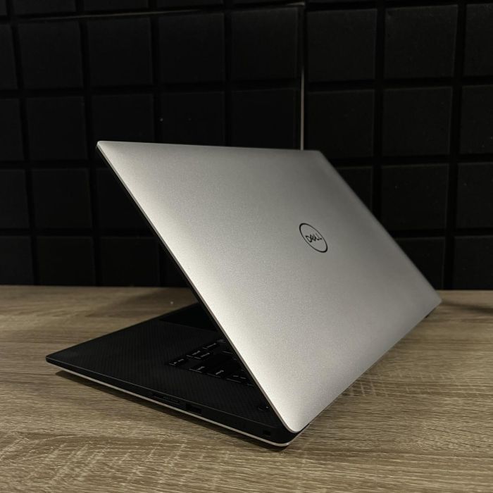 Ноутбук Dell Precision 5530 i7-8850H/16GB/1TbSSD/QuadroP1000-4GB Б/В
