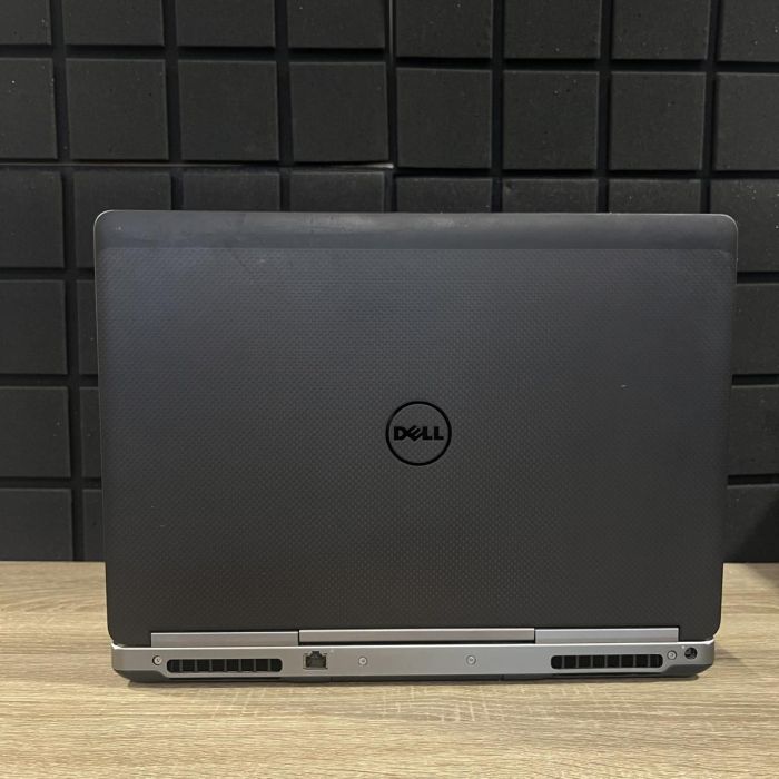 Ноутбук Dell Precision 7510 i7-6820HQ/8GB/1TbSSD/Quadro M1000M