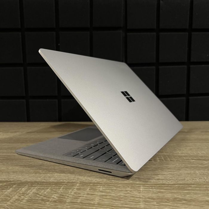 Сенсорний ноутбук Microsoft Surface Laptop 5 i5-1235U/8GB/512SSD/XeGraphics Б/В