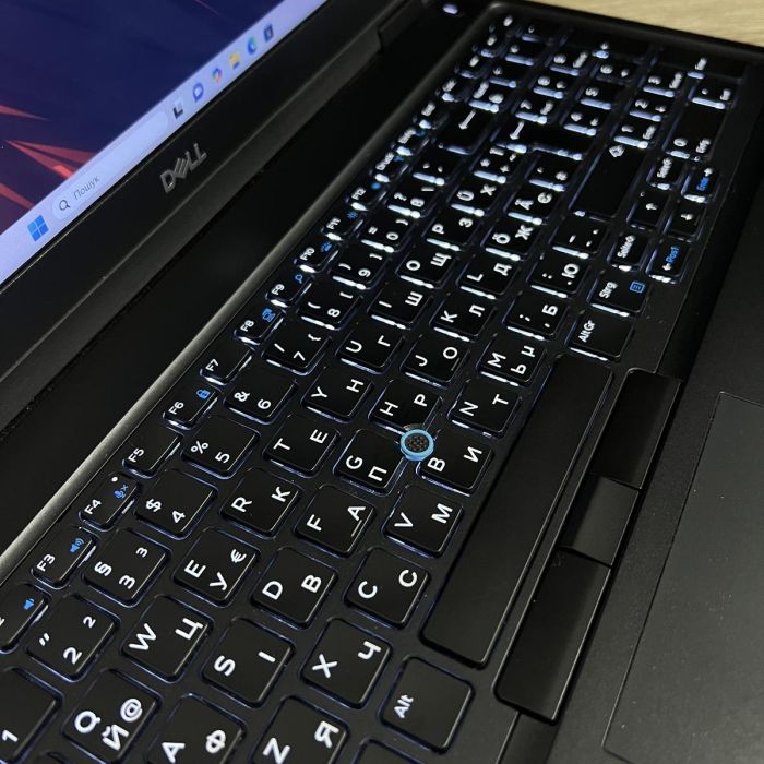 Ноутбук DELL Latitude 5590 i5-8350U/16GB/256SSD/MX130-2GB Б/В