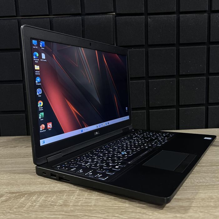 Ноутбук DELL Latitude 5590 i5-8350U/16GB/256SSD/MX130-2GB Б/В