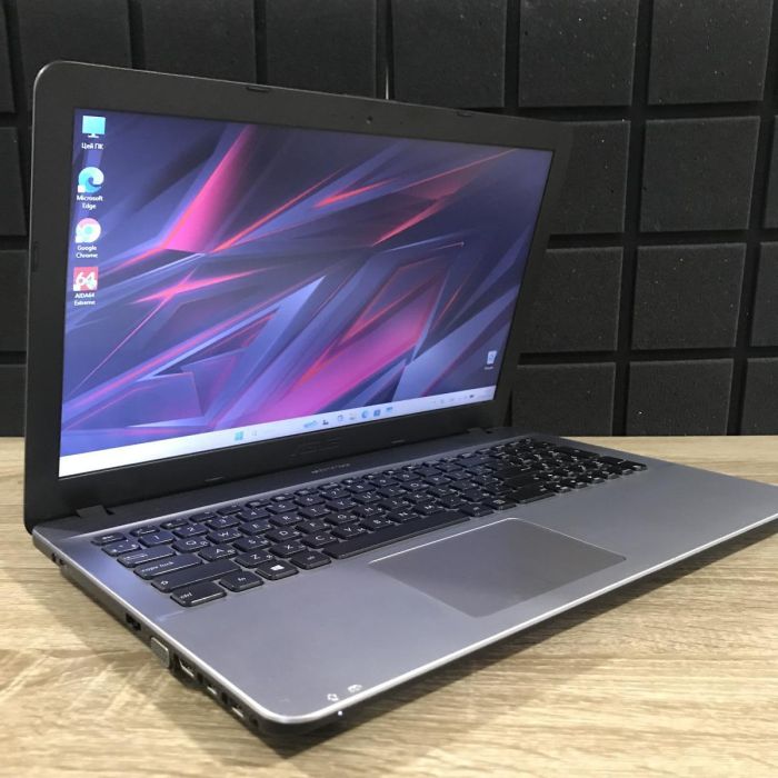 Ноутбук ASUS X541S Intel N3710/4GB/120SSD/Intel HD Б/В