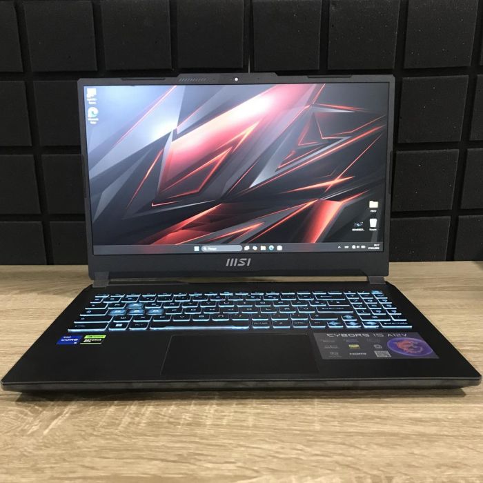 Ноутбук MSI CYBORG 15 A12VF 144Hz I5-12450H/16GB/512GB SSD/RTX4060-8GB Б/В
