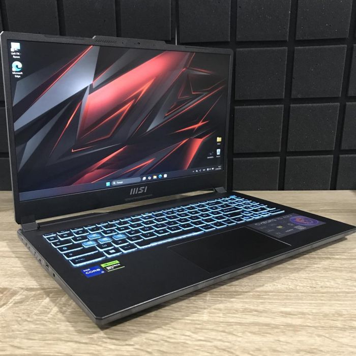 Ноутбук MSI CYBORG 15 A12VF 144Hz I5-12450H/16GB/512GB SSD/RTX4060-8GB Б/В
