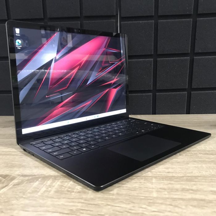 Ноутбук Microsoft Surface Laptop 3 13.5" 2K i7-1065G7/16GB/256SSD/Intel Iris Plus Б/В