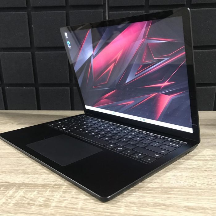 Ноутбук Microsoft Surface Laptop 3 13.5" 2K i7-1065G7/16GB/256SSD/Intel Iris Plus Б/В