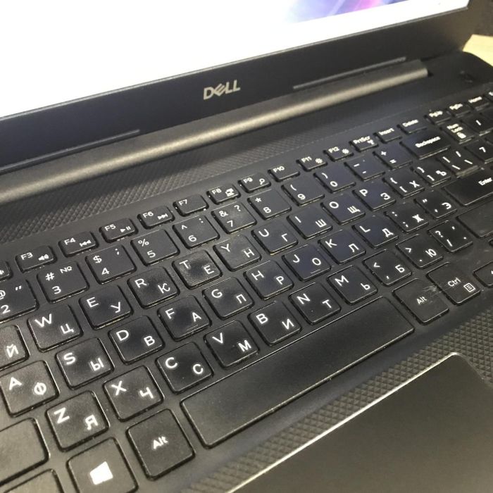 Ноутбук Dell Vostro 3590 i5-10210U/8GB/256SSD/Intel UHD Graphics Б/В