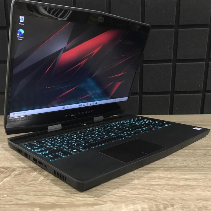 Ноутбук Alienware m15 i7-8750H/16GB/512SSD/GTX1660Ti-6GB Б/В