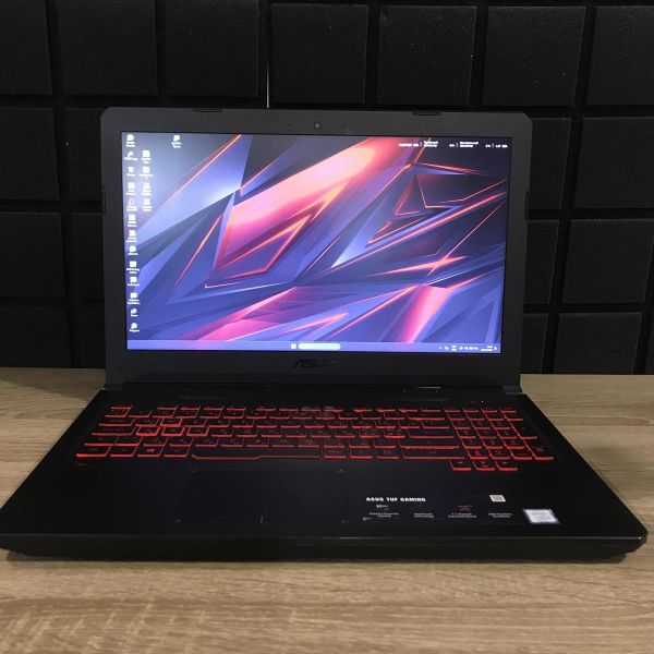 Ноутбук Asus TUF Gaming GX504 i5-8300H/16GB/256SSD+1TBHDD/GTX1050-2GB Б/В