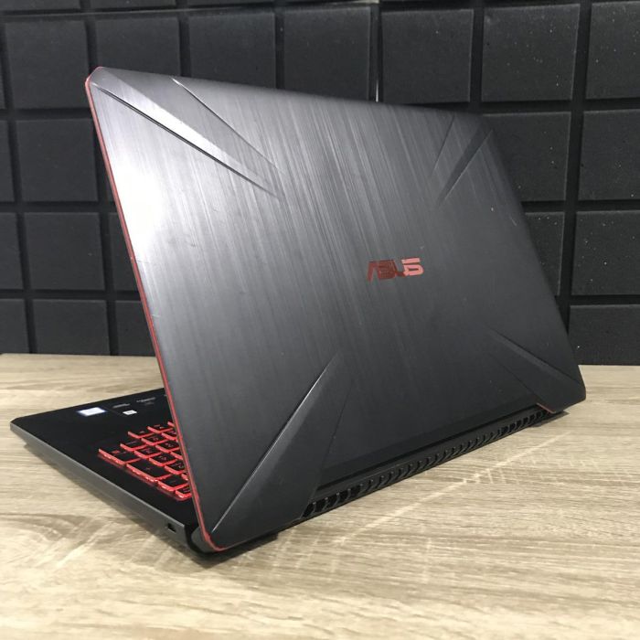 Ноутбук Asus TUF Gaming GX504 i5-8300H/16GB/256SSD+1TBHDD/GTX1050-2GB Б/В
