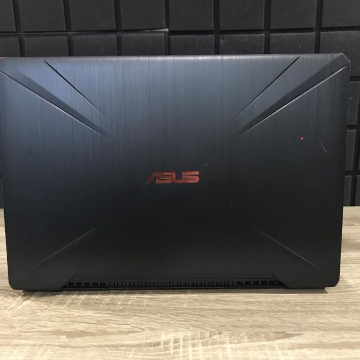 Ноутбук Asus TUF Gaming GX504 i5-8300H/16GB/256SSD+1TBHDD/GTX1050-2GB Б/В