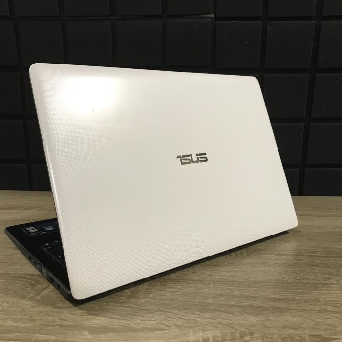 Ноутбук ASUS X502C i3-3217U/4GB/120SSD/Intel HD 4000 Б/В