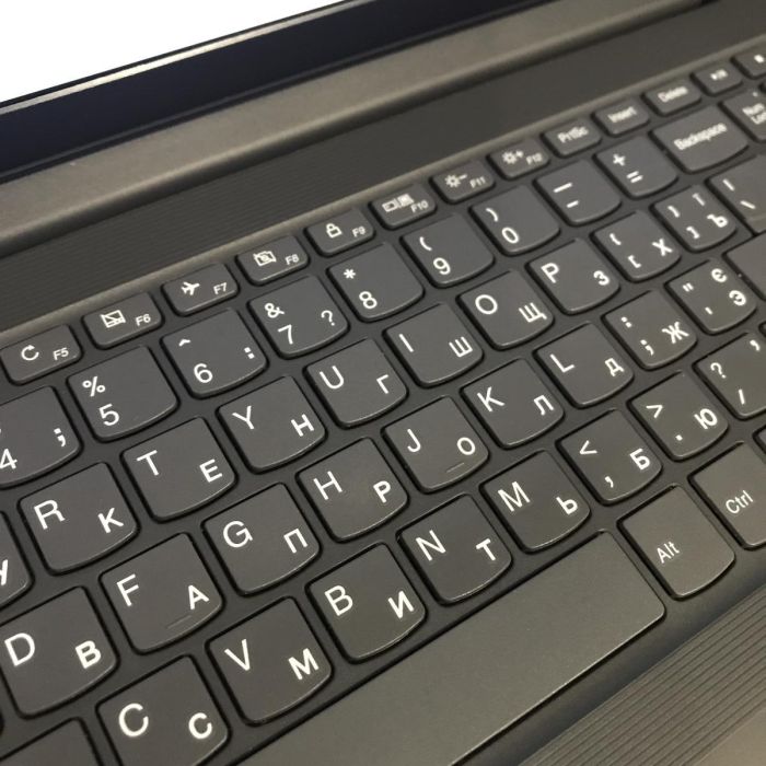 Ноутбук Lenovo V130-15IKB i3-7020U/8GB/256SSD/IntelHD 620 Б/В