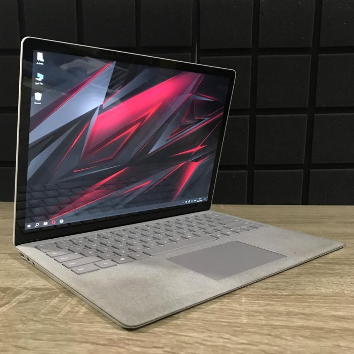 Ноутбук Microsoft Surface Laptop 2 13.5" 2К i5-8250U/8GB/256SSD/IntelUHD 620 Б/В