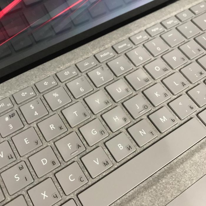 Ноутбук Microsoft Surface Laptop 2 13.5" 2К i5-8250U/8GB/256SSD/IntelUHD 620 Б/В
