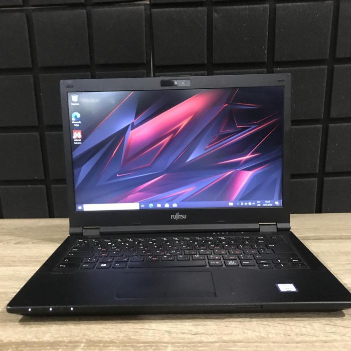 Ноутбук Fujitsu LIFEBOOK E548 i5-7200U/8GB/256SSD/Intel HD Graphics Б/В