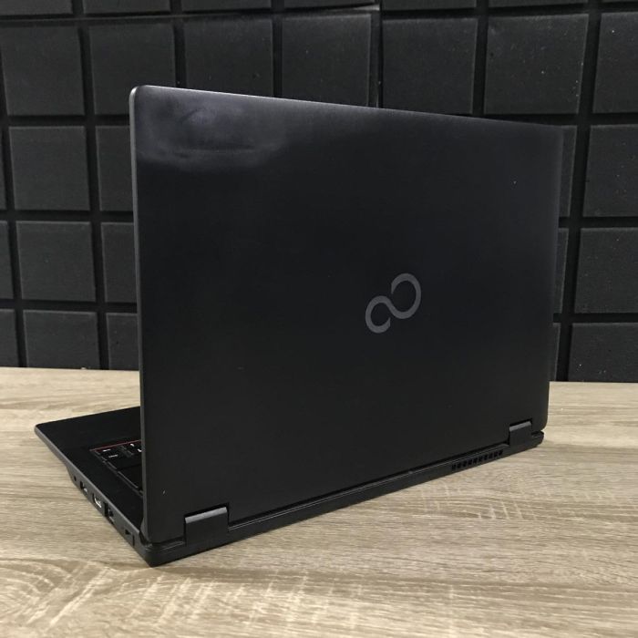 Ноутбук Fujitsu LIFEBOOK E548 i5-7200U/8GB/256SSD/IntelHD Б/В