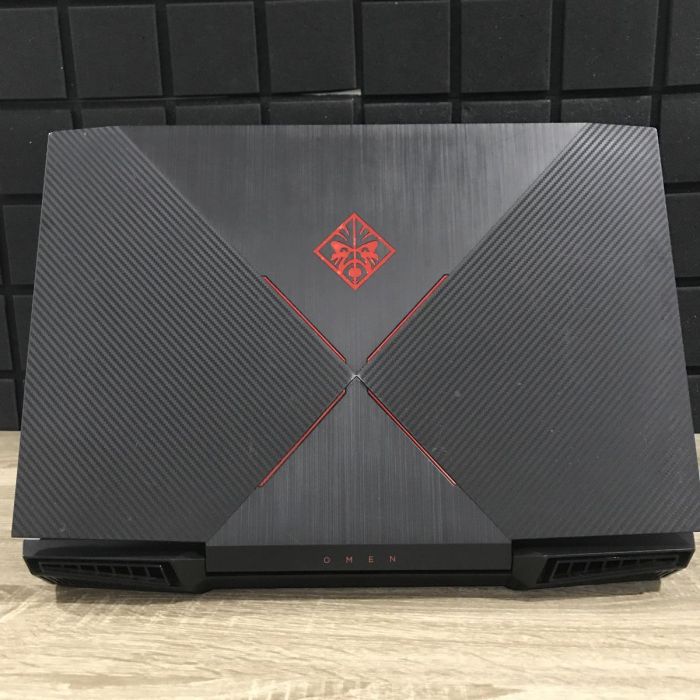Ноутбук HP OMEN 17 i7-7700HQ/16GB/256SSD+1TBHDD/GTX1070-8GB Б/В