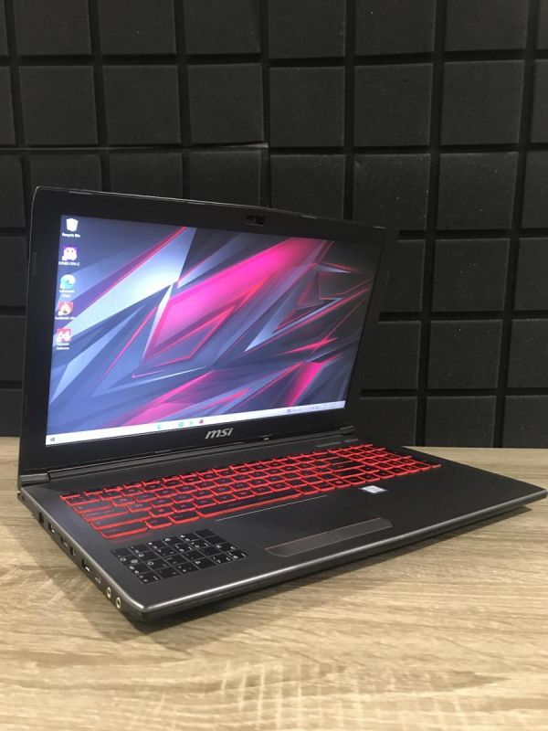 Ноутбук MSI GV62 7RE i5-7300HQ/12GB/128SSD+1TBHDD/GTX1050Ti-4GB Б/В