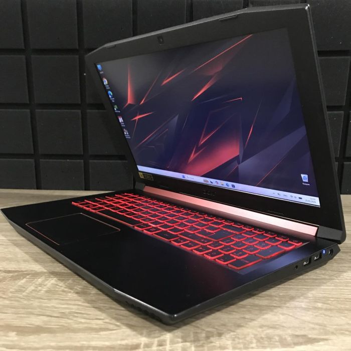 Ноутбук Acer Nitro AN515-31 i5-8250U/8GB/256SSD/MX150-2GB Б/В