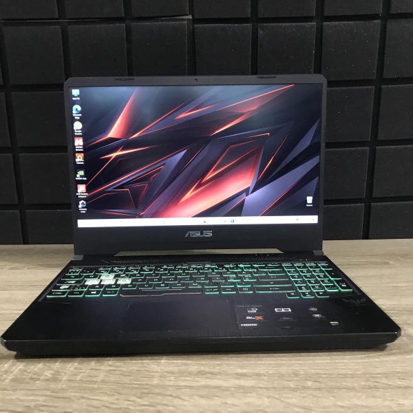 Ноутбук Asus Tuf FX505DD Ryzen 5 3550H/8GB/256SSD/GTX1050-3GB Б/В