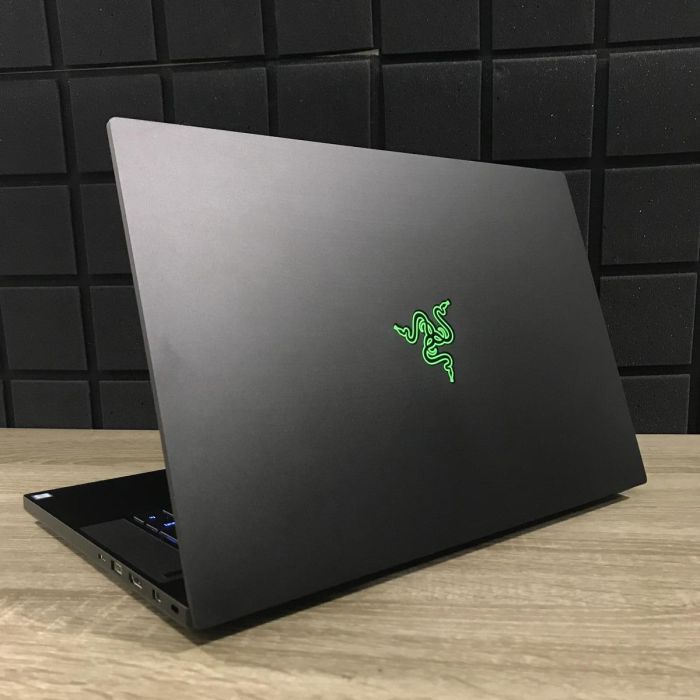 Ноутбук Razer Blade 15 Mid 2019-Base 144Hz i7-9750H/16GB/512SSD/RTX2060-6GB Б/В