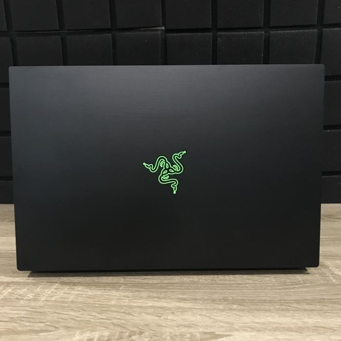 Ноутбук Razer Blade 15 Mid 2019-Base 144Hz i7-9750H/16GB/512SSD/RTX2060-6GB Б/В