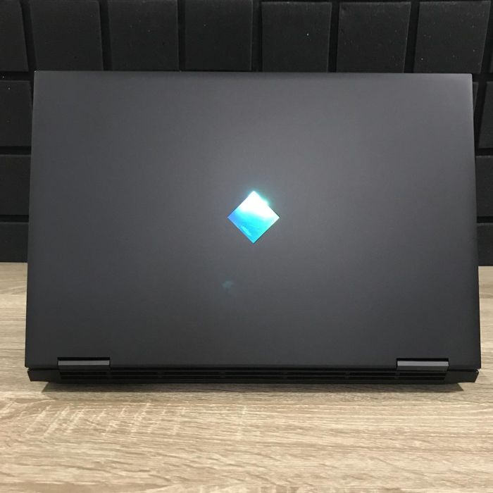 Ноутбук HP Omen 15 144Hz i7-10870H/16GB /512SSD/RTX3070-8GB Б/В