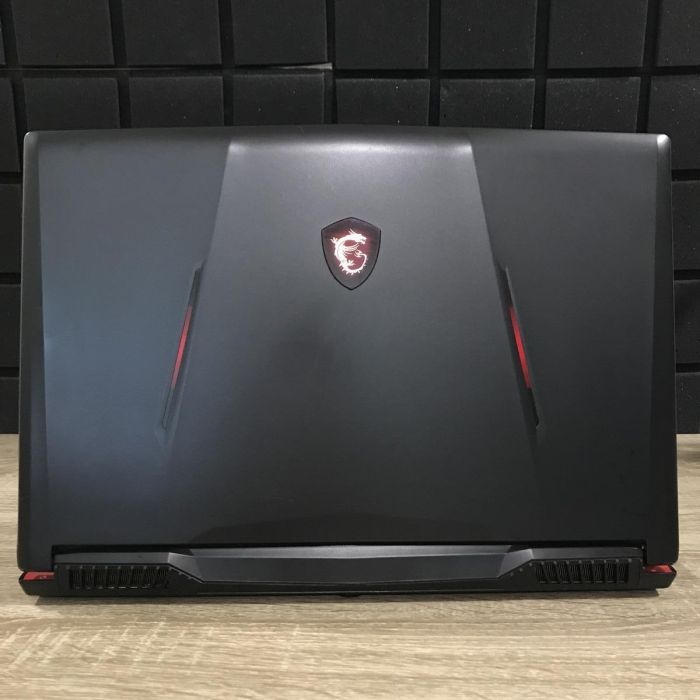 Ноутбук MSI GL63 8SE 120Hz i7-8750H/16GB/256SSD+1TB HDD/RTX2060-6GB Б/В