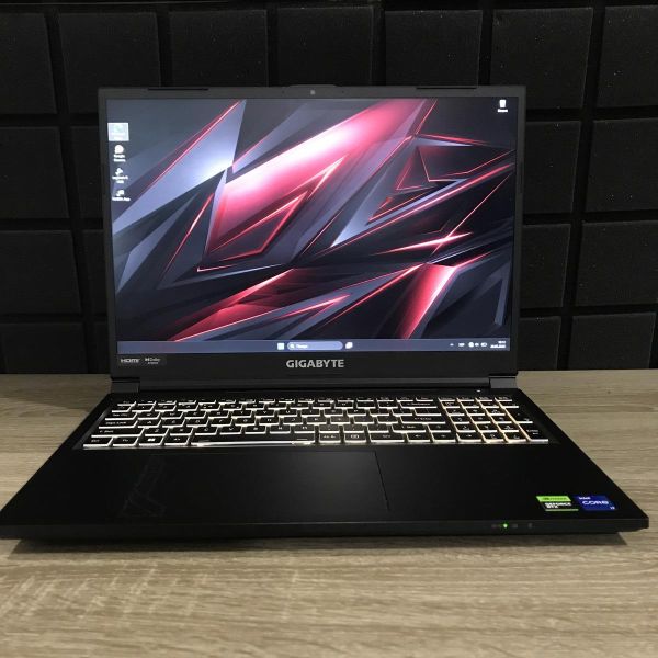 Ноутбук Gigabyte G6 KF 16" 165Hz i7-13620H/16GB/1TBSSD/RTX4060-8GB Б/В