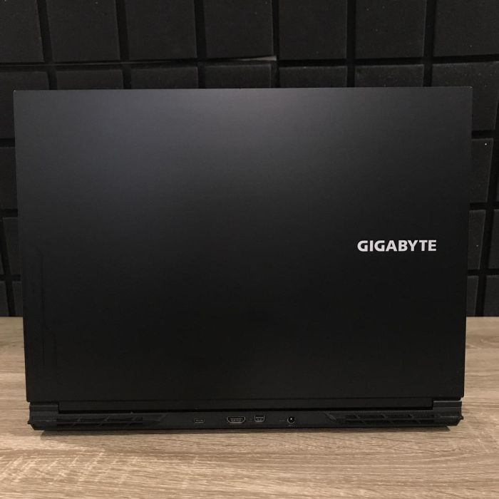 Ноутбук Gigabyte G6 KF 16" 165Hz i7-13620H/16GB/1TBSSD/RTX4060-8GB Б/В