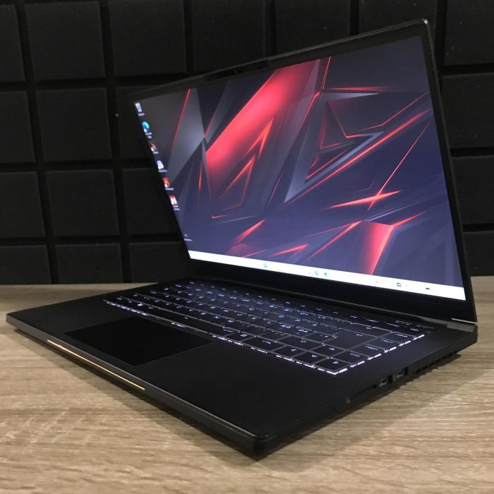 Ноутбук Komplett LAPQC71A 144Hz i7-9750H/16GB/1TBSSD/GTX1660Ti-6GB Б/В