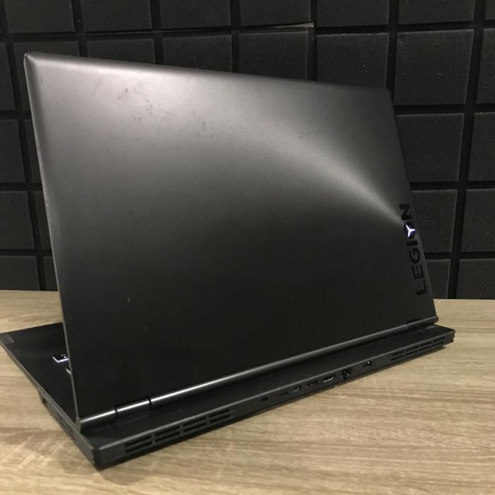 Ноутбук Lenovo Legion Y540-17IRHI 17" 144Hz i7-9750H/16GB/512SSD/1660Ti-6GB Б/В