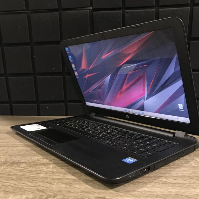 Ноутбук HP 15 Celeron N2830/4GB/120SSD+500HDD/IntelHD Б/В