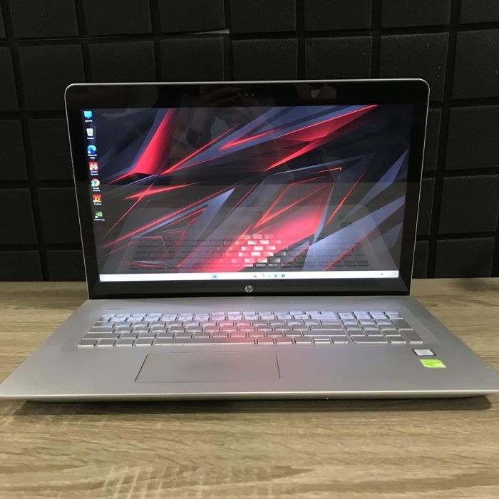 HP ENVY m7 сенсорний 17" i7-7500U/16GB/960SSD/940MX-2GB Б/В