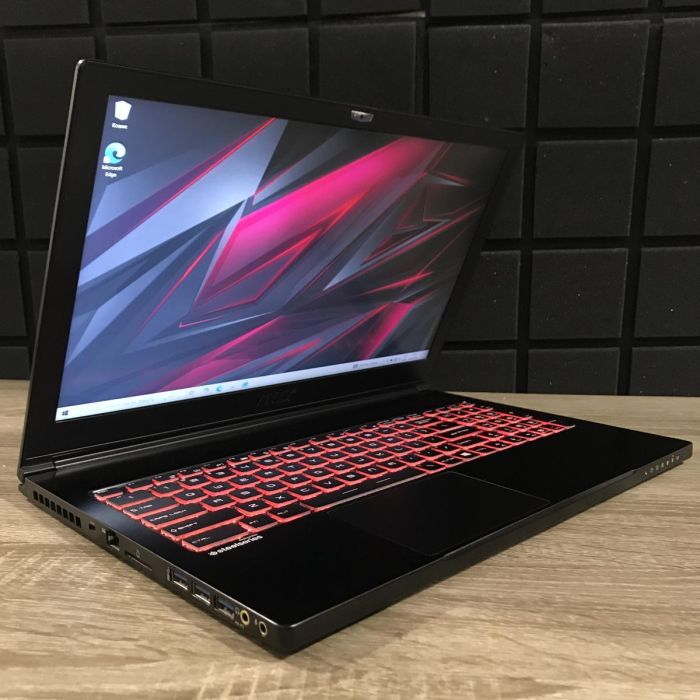 Ноутбук MSI GS63VR 7RF I7-7700HQ/16GB/256SSD+1TBHDD/GTX1060-6GB Б/В