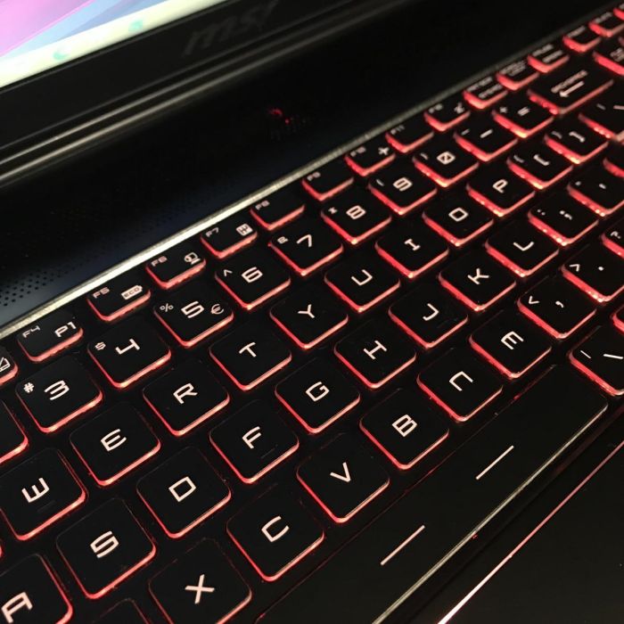 Ноутбук MSI GS63VR 7RF I7-7700HQ/16GB/256SSD+1TBHDD/GTX1060-6GB Б/В