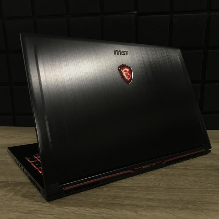 Ноутбук MSI GS63VR 7RF I7-7700HQ/16GB/256SSD+1TBHDD/GTX1060-6GB Б/В