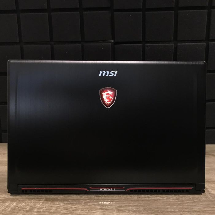 Ноутбук MSI GS63VR 7RF I7-7700HQ/16GB/256SSD+1TBHDD/GTX1060-6GB Б/В