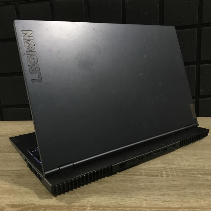 Ноутбук Lenovo Legion 5 2K 165Hz Ryzen 7 5800H/16GB/1TBSSD/RTX3070-8GB Б/В